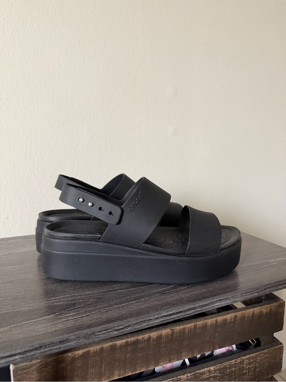 CROCS Women's Black Double-Strap Platform Sandals - Picture 2 of 4